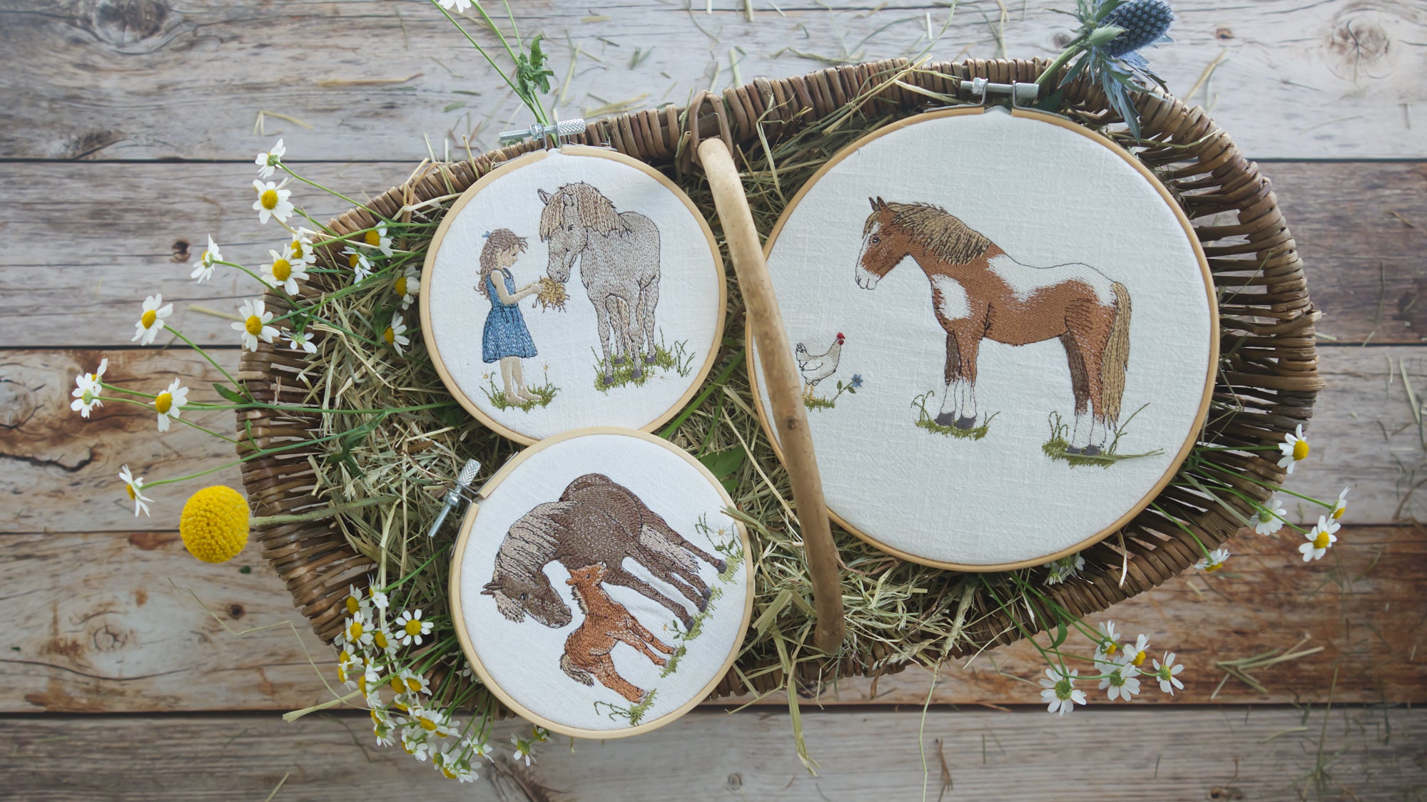 Stickdatei Pferd Frühling Sommer Herbst Winter Cora Design