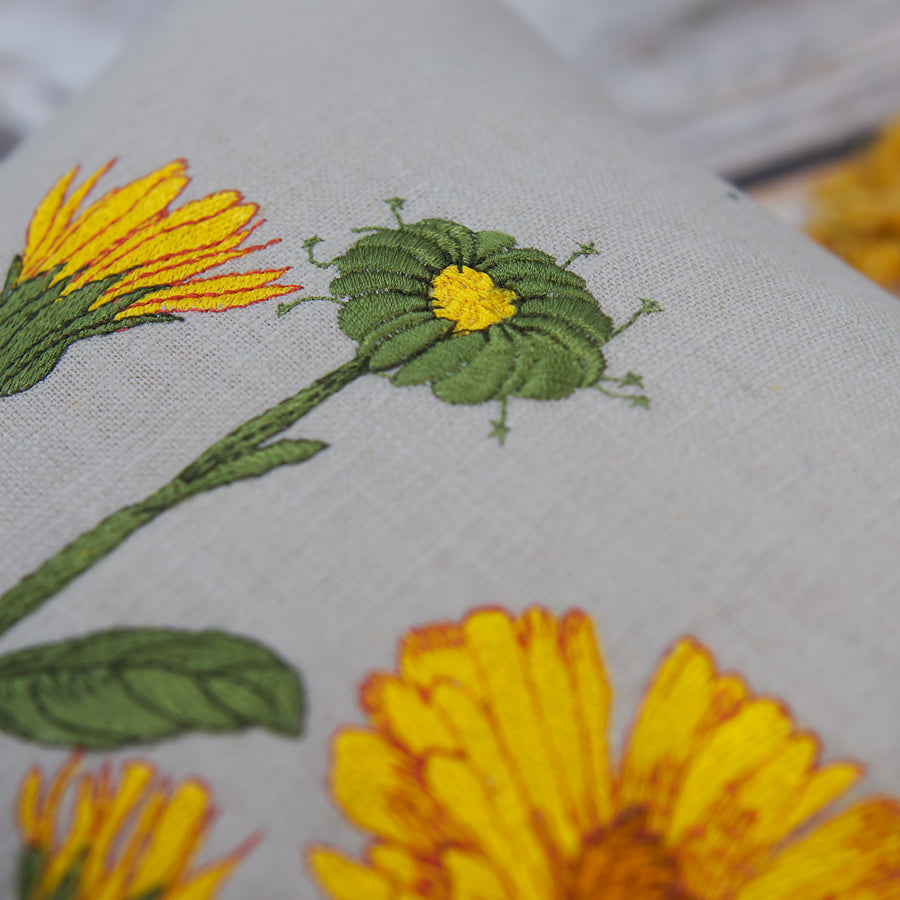 Stickdatei Botanische Zeichnung Calendula große Größen