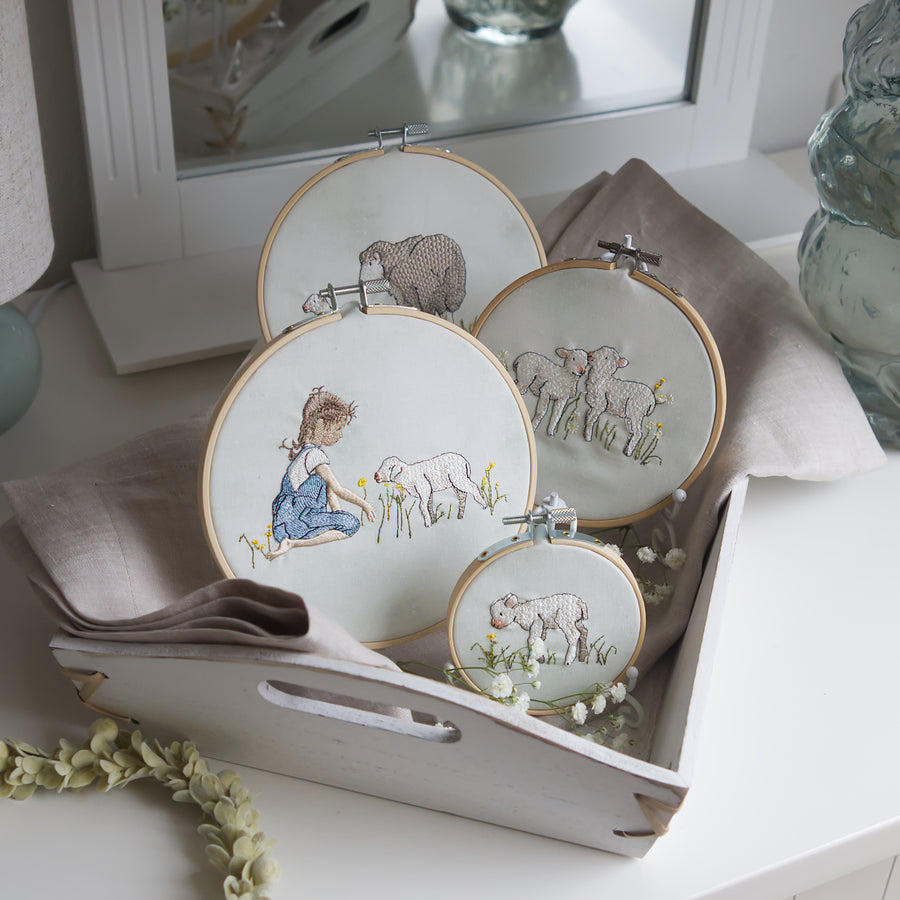 Stickdatei Mutter und Lamm