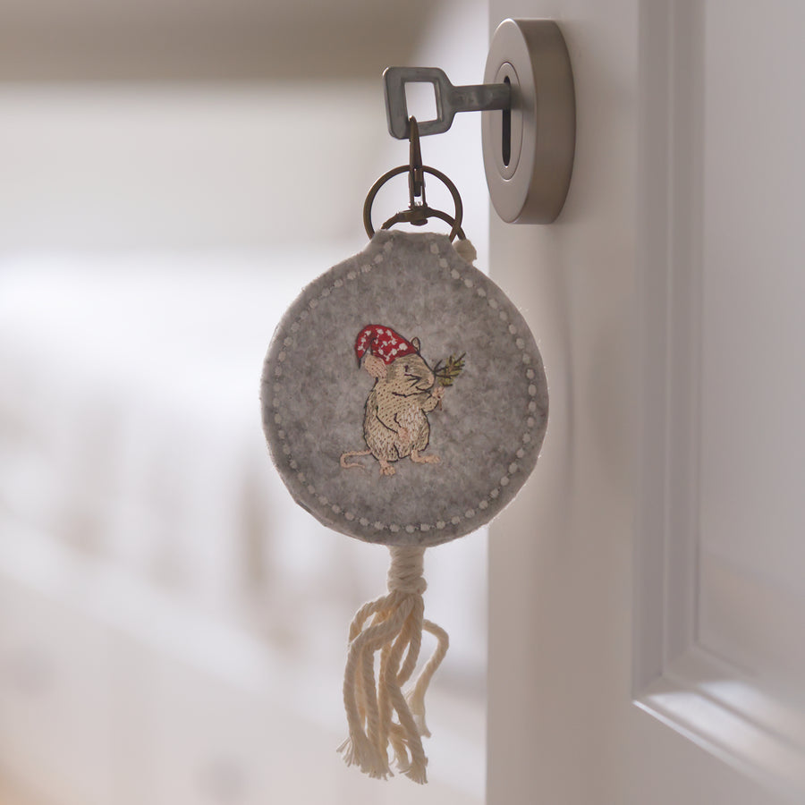 ITH Stickdatei Schlüsselanhänger mit Wichtelmaus