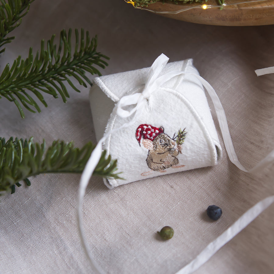 ITH Stickdateien Set Wichtelmausbox & Geschenkanhänger