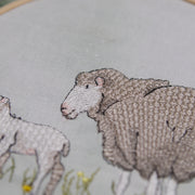 Stickdatei Mutter und Lamm