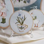 Stickdatei Traubenhyazinthe in der Tasse