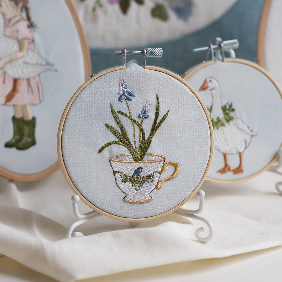 Stickdatei Traubenhyazinthe in der Tasse