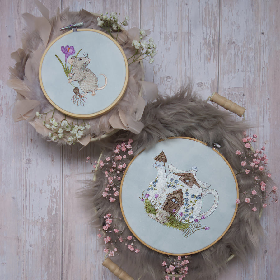 Stickdatei Maus mit Krokus