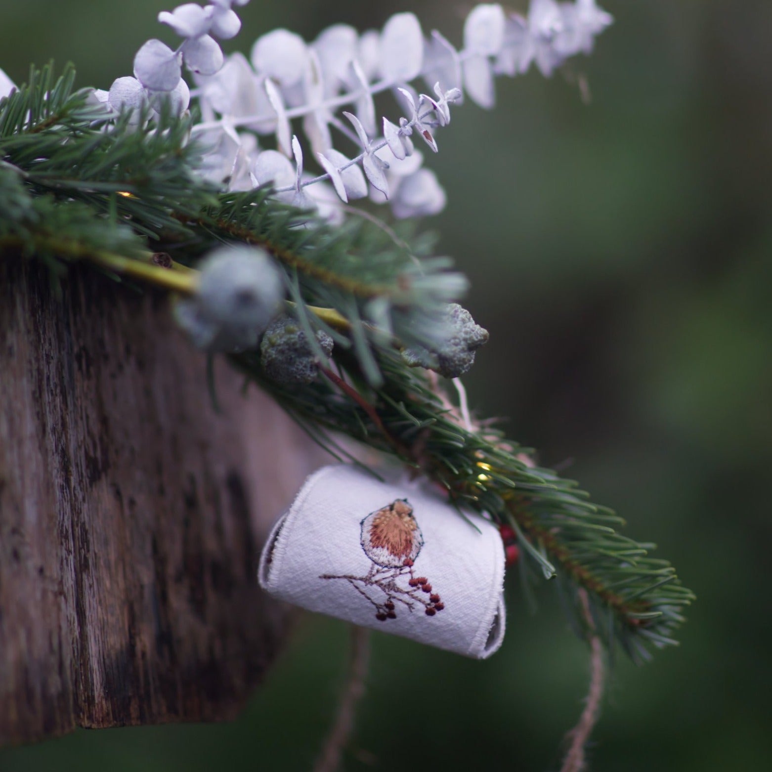 Stickdatei ITH Geschenk Box Rotkehlchen Weihnachten Winter Frühling Sommmer Herbst Cora Design